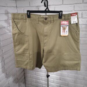 NWT Wrangler 5* Premium Men's Size 44 Tan Relaxed Fit Medium Stretch Shorts